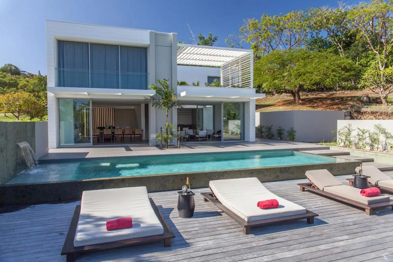 Luxury Waterfront Villa Mqfr08 Le François Martinique