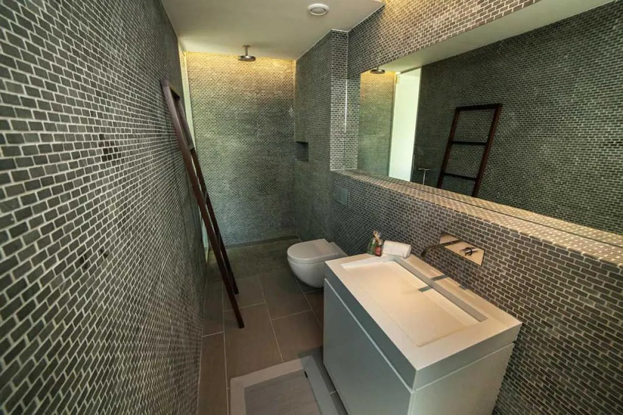 Luxury Waterfront Villa Mqfr08 Le François