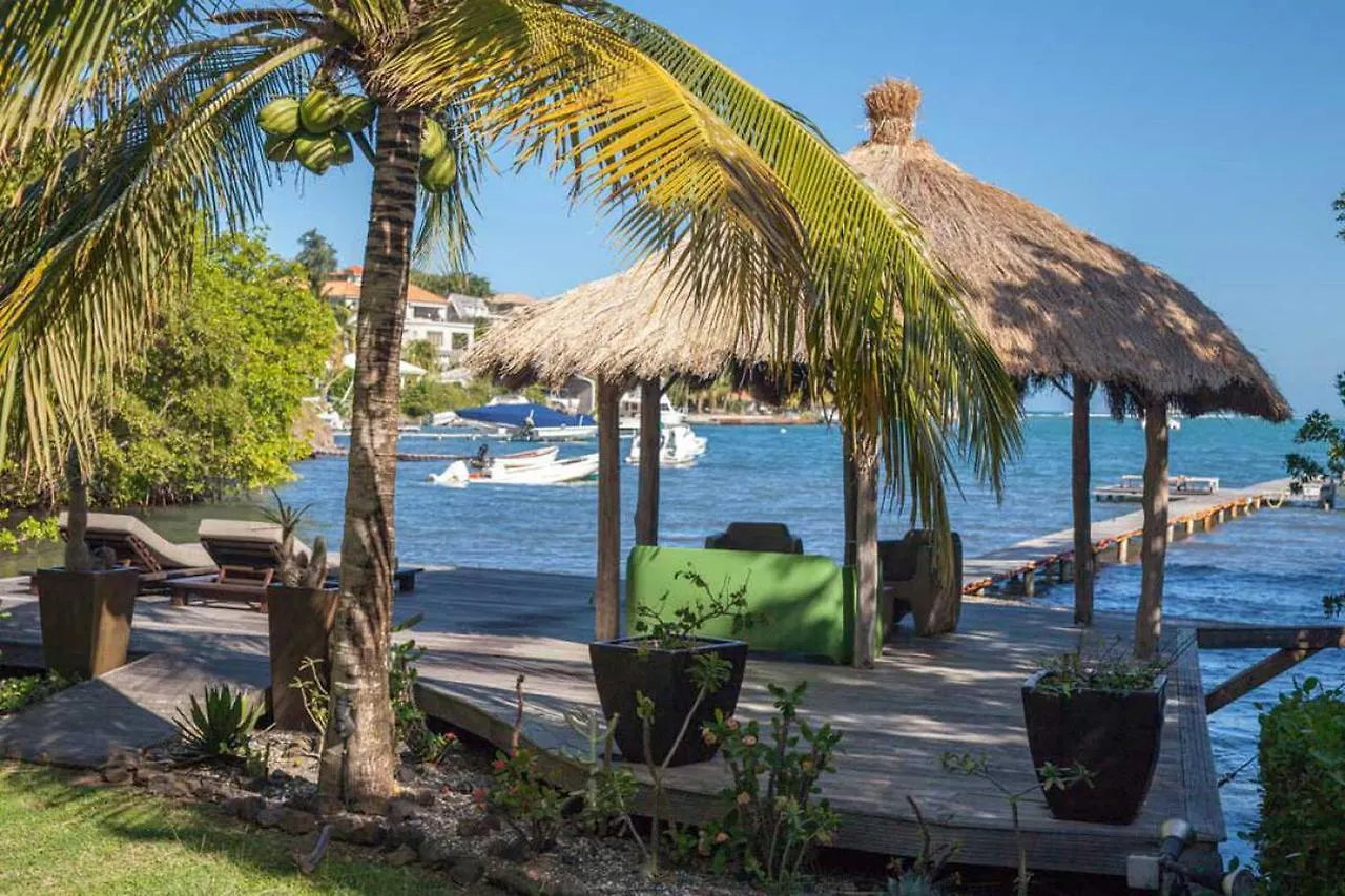Luxury Waterfront Villa Mqfr08 Le François